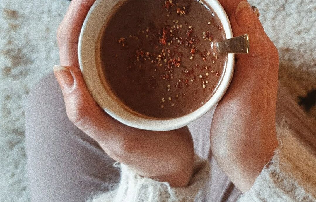 Taza de Chocolate caliente saludable y deliciosa